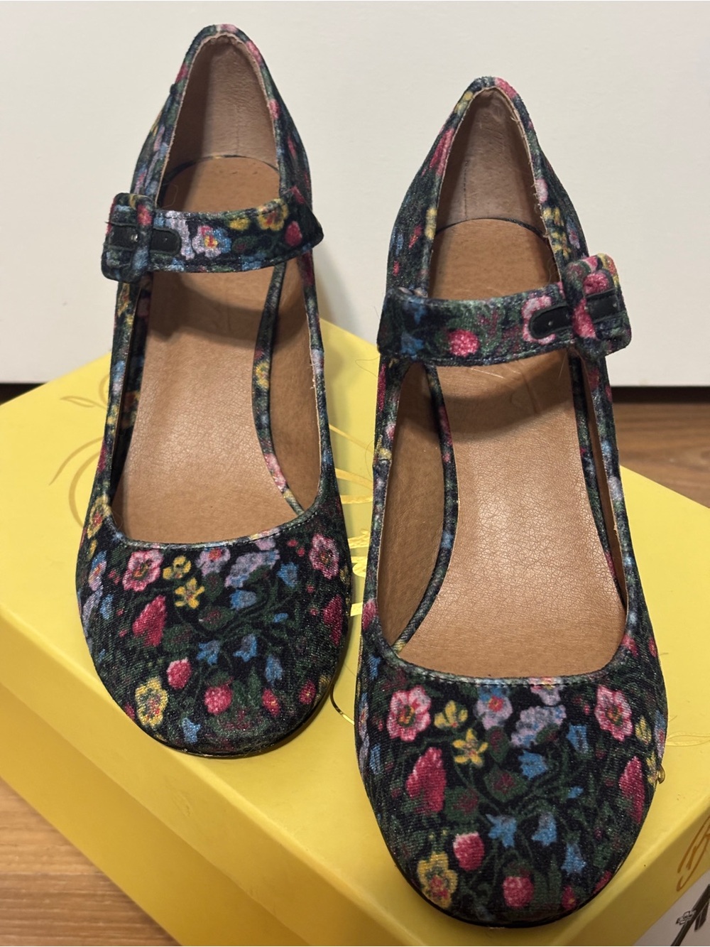 Floral Mary Jane Block Heel Pumps - Black Multicolor